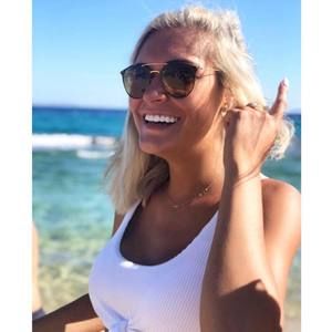 Meet your Posher, Monique